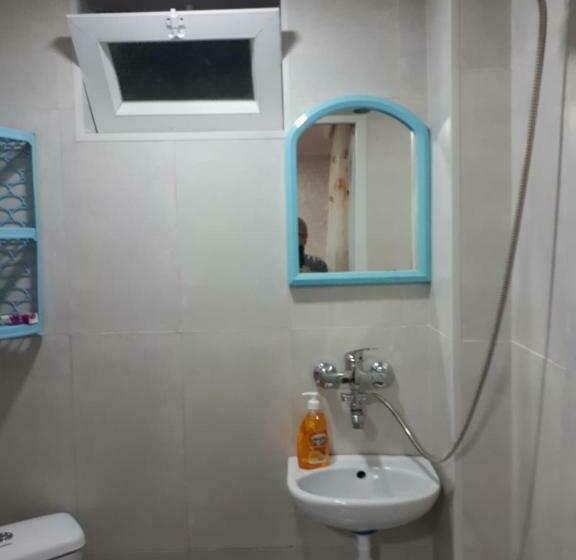 اتاق استاندارد, Artur