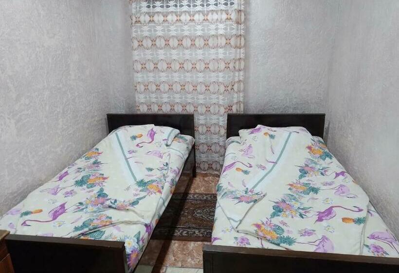 اتاق استاندارد, Artur