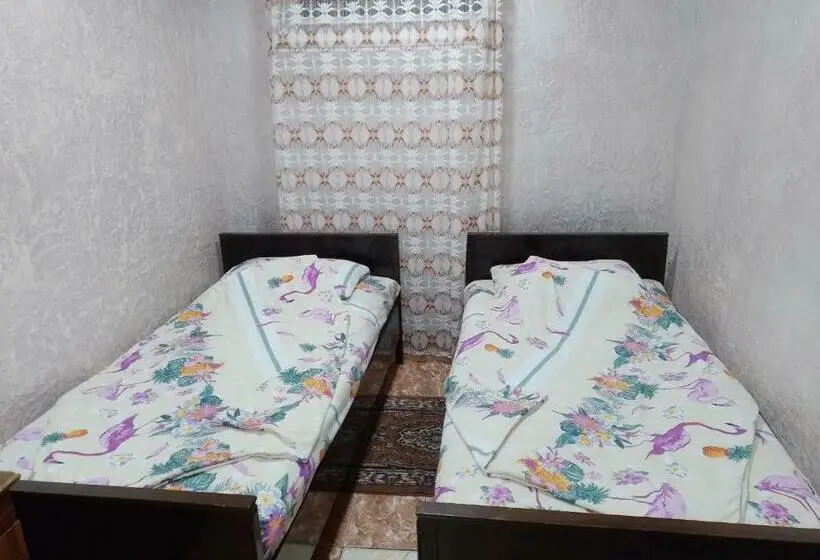 اتاق استاندارد, Artur