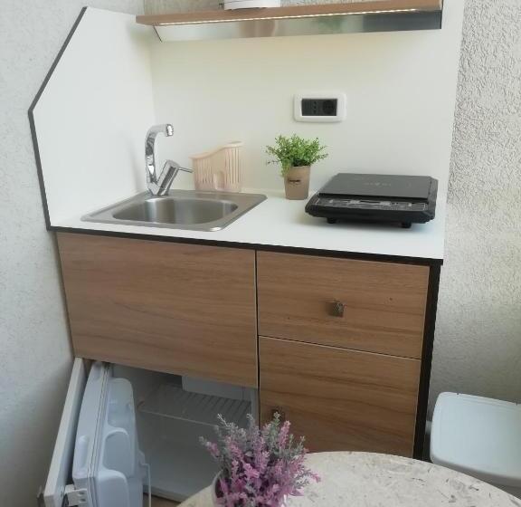اتاق استاندارد یک نفره, Guest House Jedro