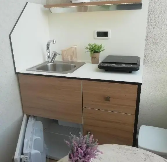 اتاق استاندارد یک نفره, Guest House Jedro