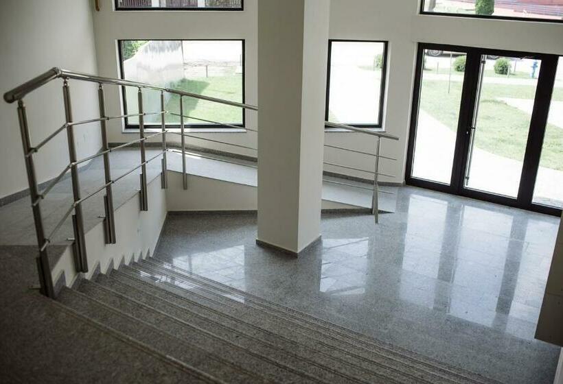 سوییت لوکس, Jacuzzi Room