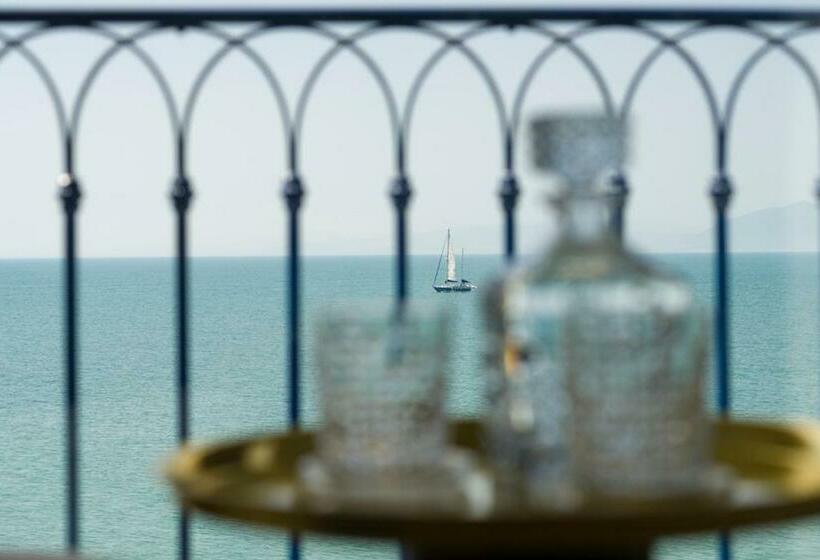 اتاق لوکس با چشم‌انداز دریا, Maison Dedine  Smallluxuryhotels  Adults Only