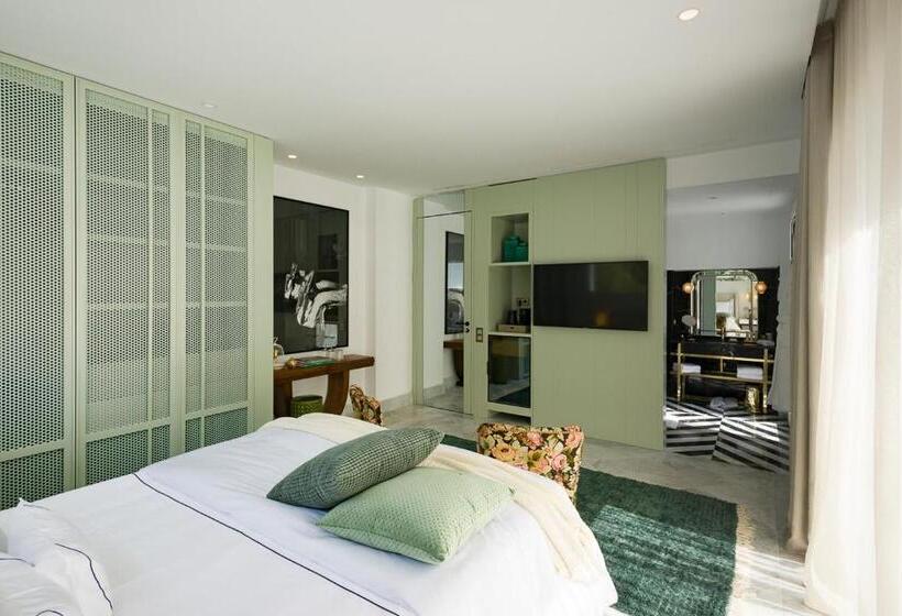 اتاق استاندارد با بالکن و چشم‌انداز دریا, Maison Dedine  Smallluxuryhotels  Adults Only