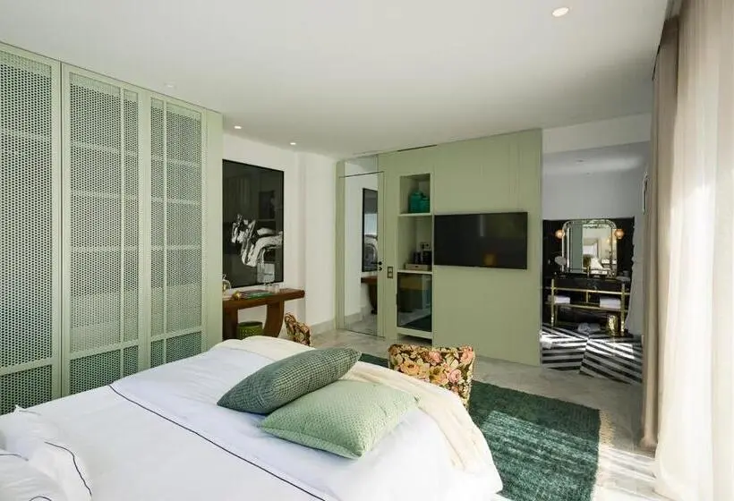 اتاق استاندارد با بالکن و چشم‌انداز دریا, Maison Dedine  Smallluxuryhotels  Adults Only