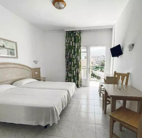 استودیوی استاندارد, Apartamentos La Carabela