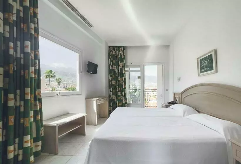 استودیوی استاندارد, Apartamentos La Carabela