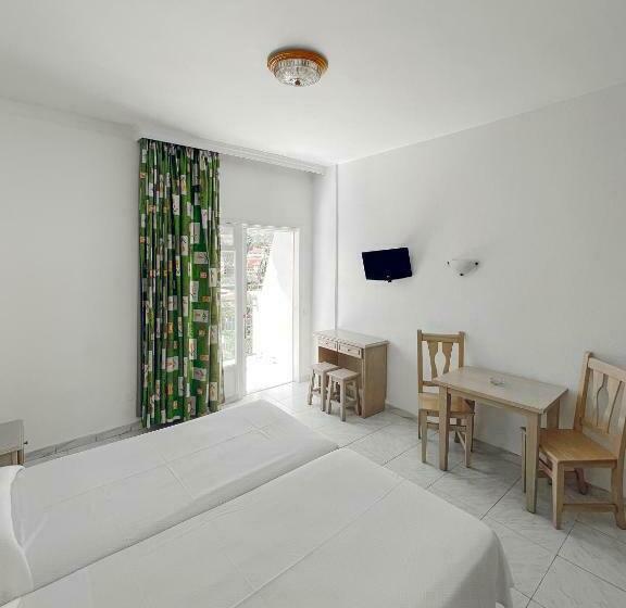 إستوديو قياسى, Apartamentos La Carabela