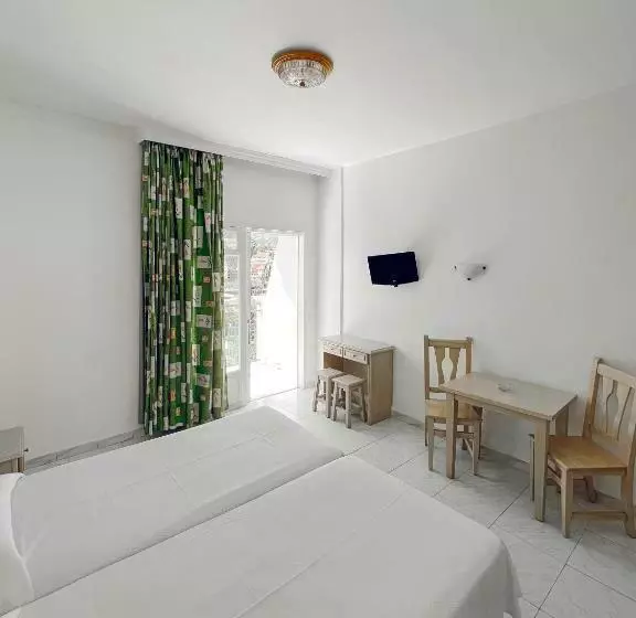 استودیوی استاندارد, Apartamentos La Carabela