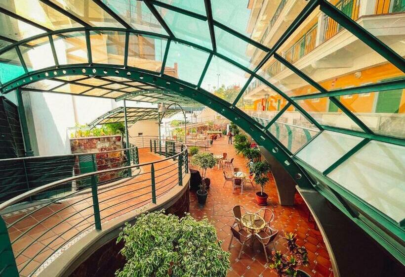 إستوديو قياسى, Apartamentos La Carabela