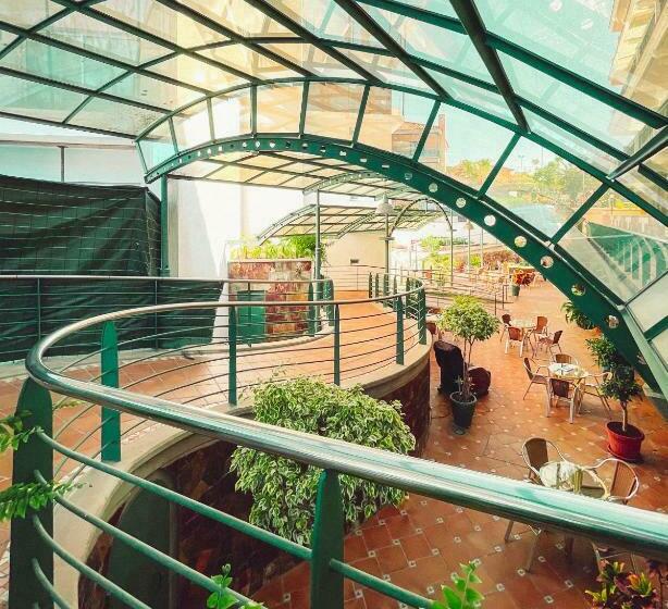 إستوديو قياسى, Apartamentos La Carabela