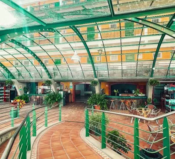 استودیوی استاندارد, Apartamentos La Carabela