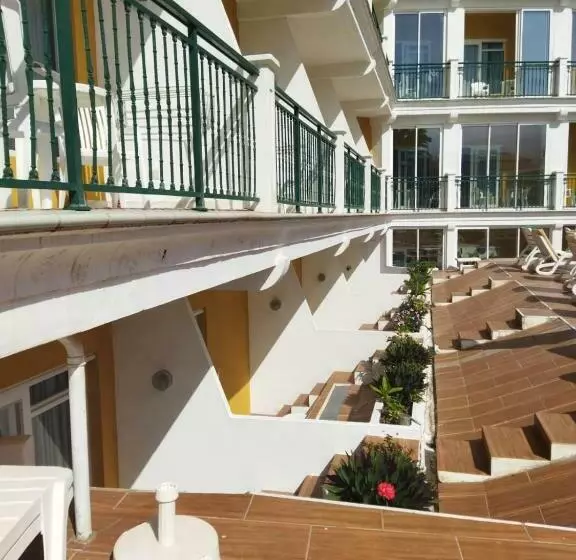 استودیوی استاندارد, Apartamentos La Carabela