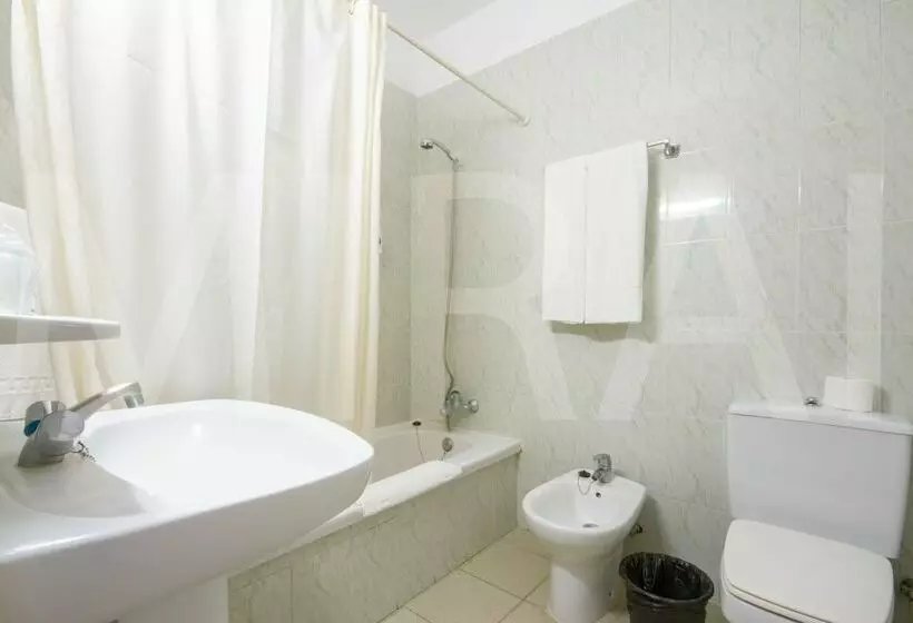 استودیوی استاندارد, Apartamentos La Carabela