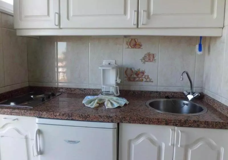 استودیوی استاندارد, Apartamentos La Carabela