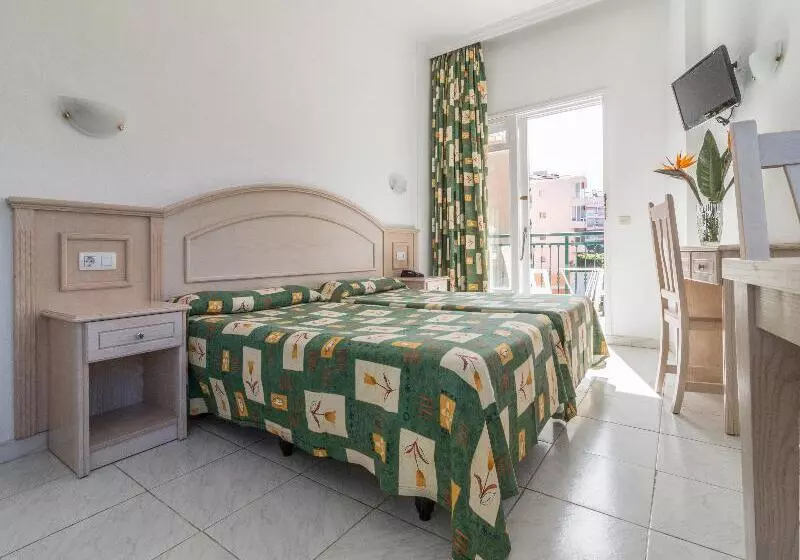 استودیوی استاندارد, Apartamentos La Carabela