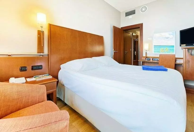 اتاق استاندارد یک نفره, Bull Reina Isabel & Spa