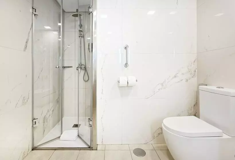 اتاق استاندارد یک نفره با چشمانداز دریا, Bull Reina Isabel & Spa