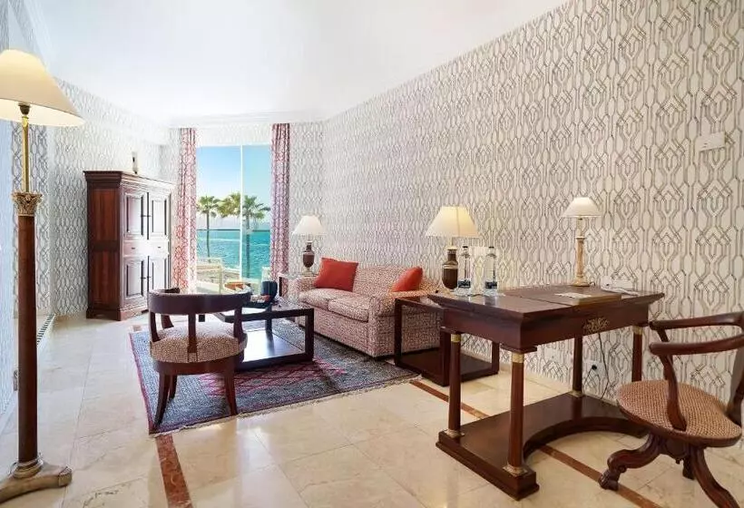 سوییت با چشمانداز دریا, Bull Reina Isabel & Spa