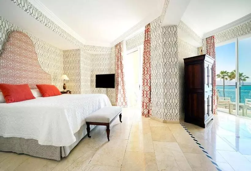 سوییت با چشمانداز دریا, Bull Reina Isabel & Spa