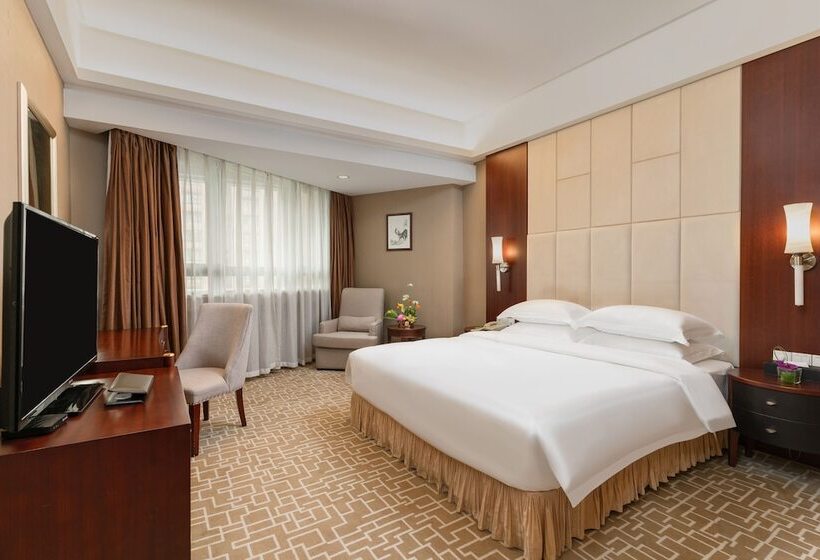 Номер Executive, Century Plaza