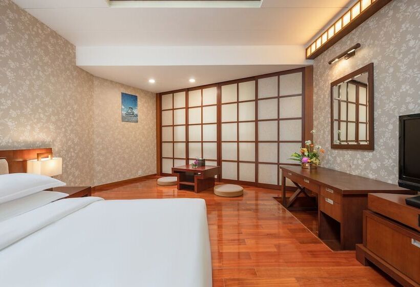 اتاق کلاس بیزنس, Century Plaza