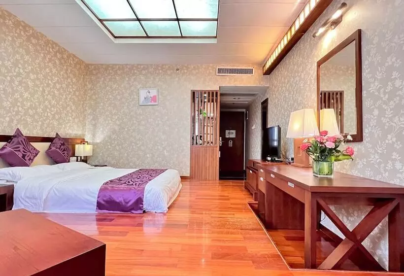 اتاق کلاس بیزنس, Century Plaza