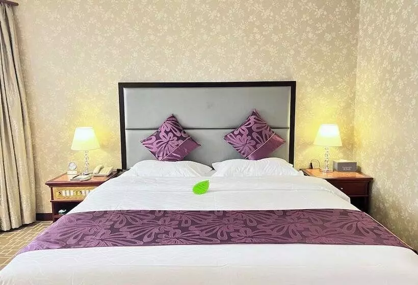 اتاق کلاس بیزنس, Century Plaza
