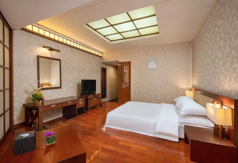 اتاق کلاس بیزنس, Century Plaza