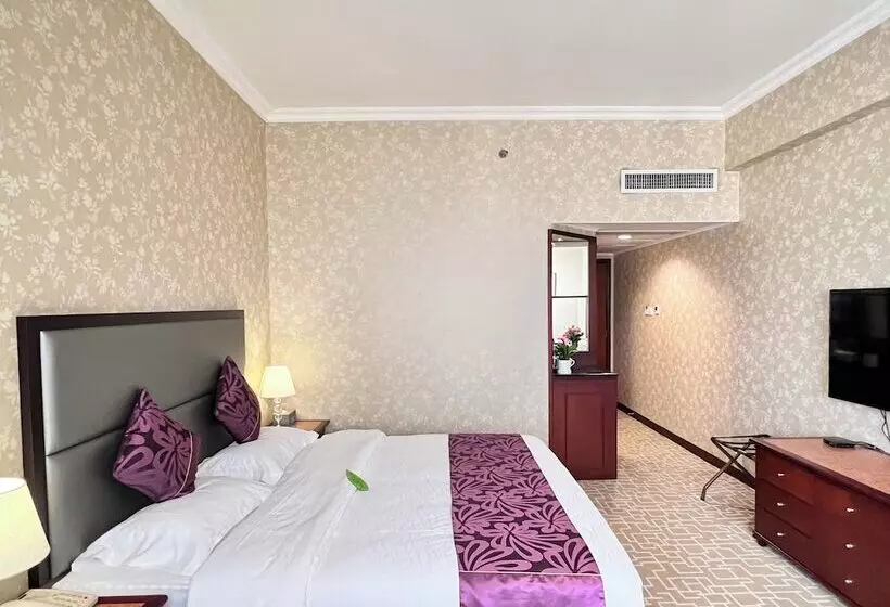 اتاق کلاس بیزنس, Century Plaza