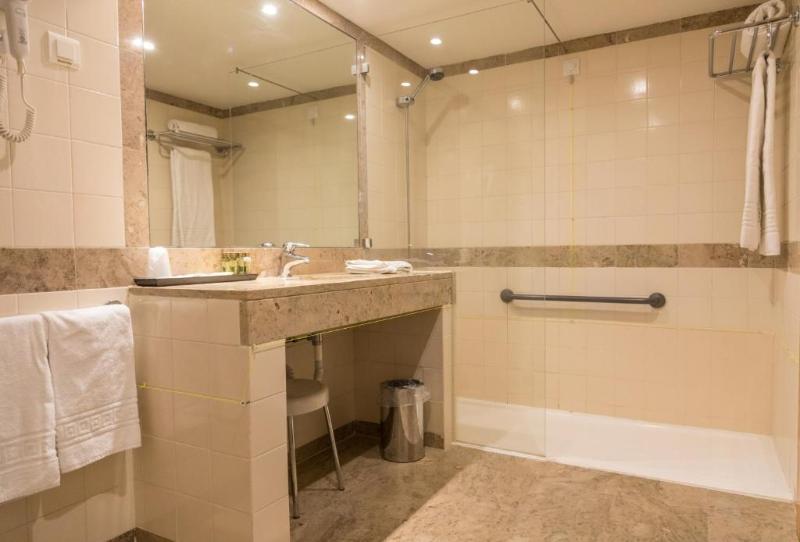 اتاق استاندارد, B&b Hotel Sado Setúbal