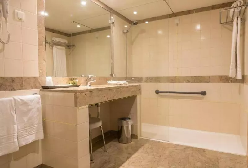 اتاق استاندارد, B&b Hotel Sado Setúbal