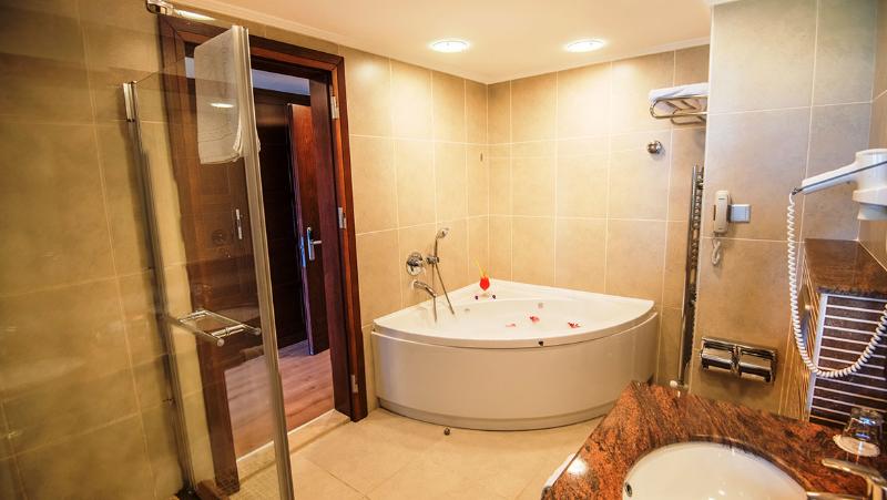 سوییت جونیور, B&b Hotel Sado Setúbal