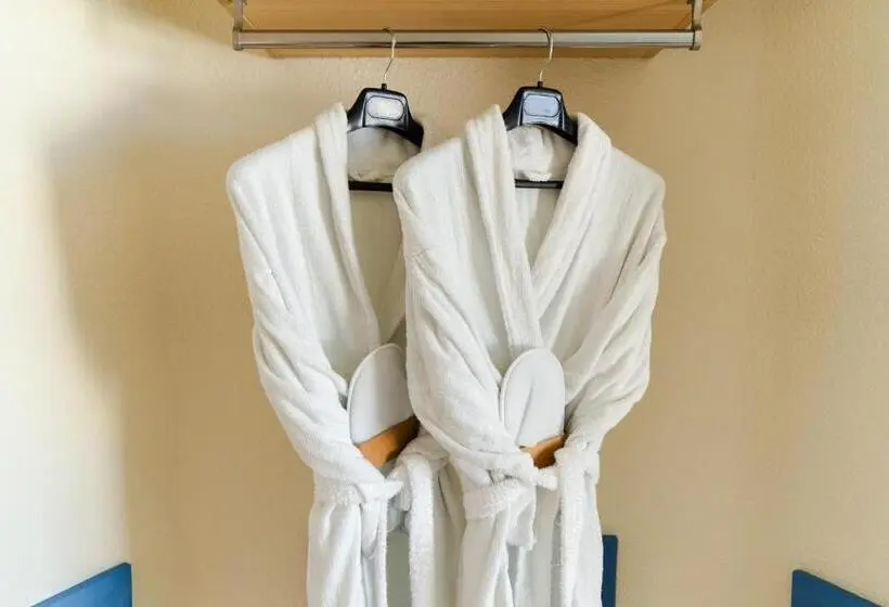 آپارتمان 2 خوابه با بالکن, Hovima La Pinta Beachfront Family