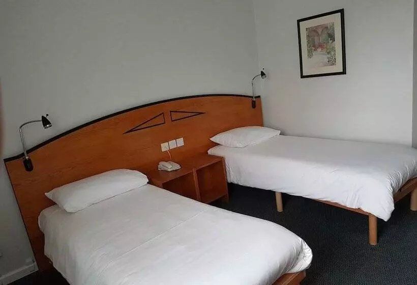 اتاق استاندارد, Ibis Cardiff Gate International Business Park