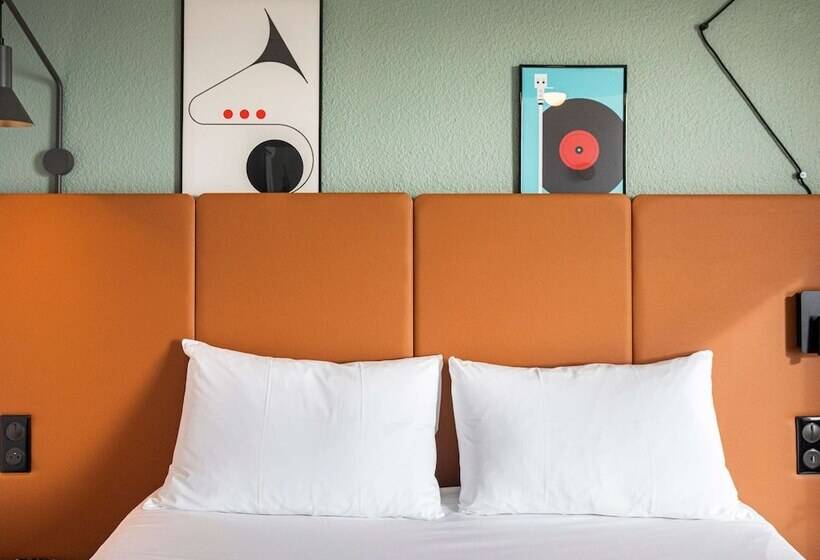 海の見えるダブルベッドスタンダードルーム, Ibis Granville Port De Plaisance