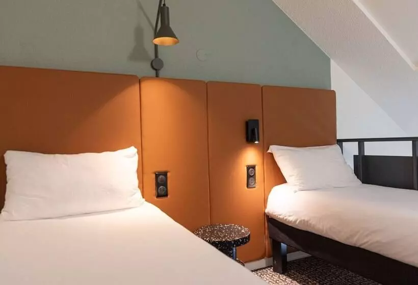 اتاق استاندارد با چشم‌انداز دریا, Ibis Granville Port De Plaisance