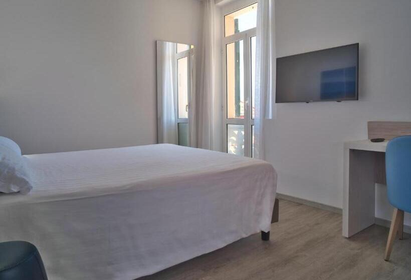 Номер Стандарт Вид на Море, Medusa