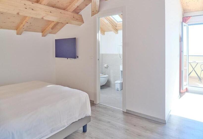 Номер Стандарт Вид на Море с Балконом, Medusa