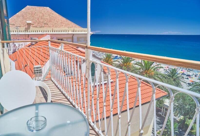 Номер Стандарт Вид на Море с Балконом, Medusa