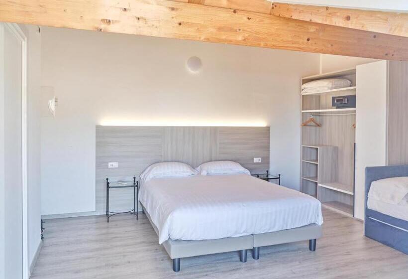 Семейный Номер Вид на Море, Medusa