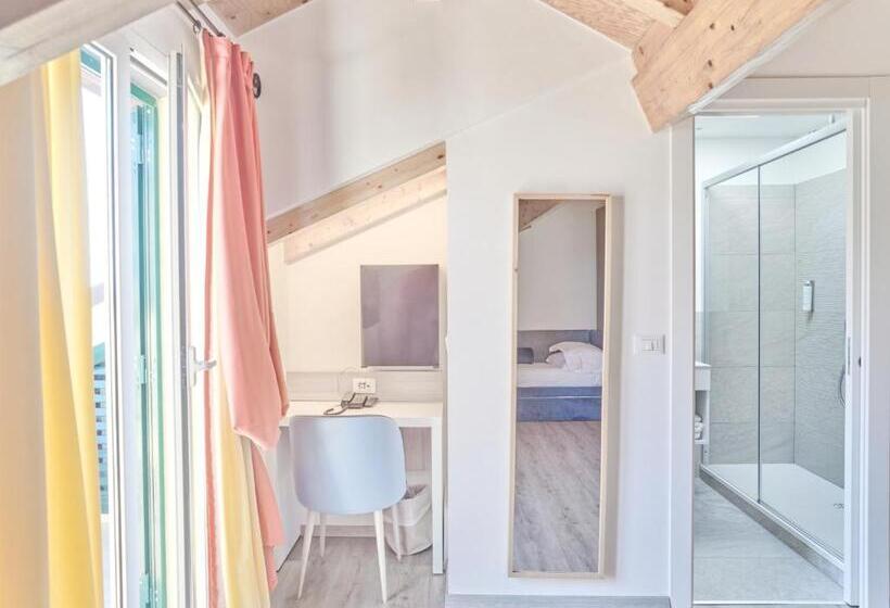 Семейный Номер Вид на Море, Medusa