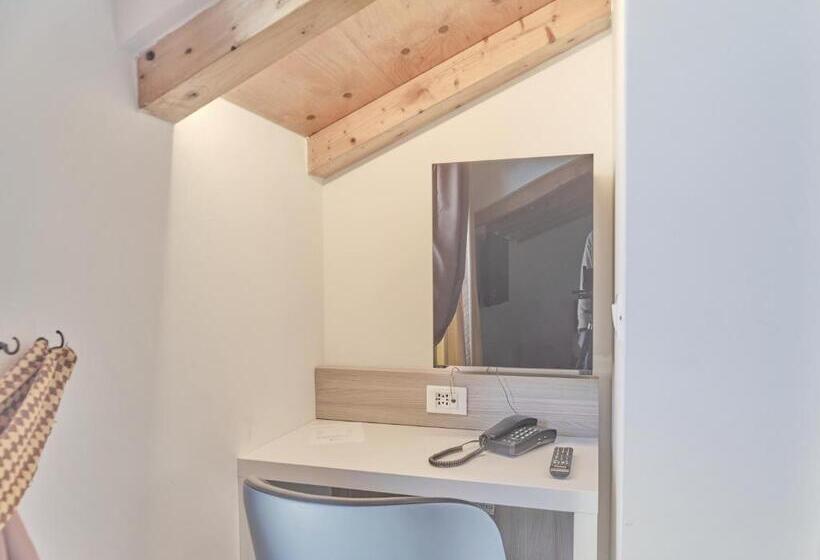 Семейный Номер Вид на Море, Medusa