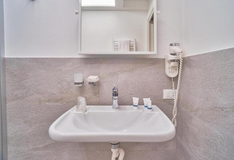 Семейный Номер Deluxe, Medusa