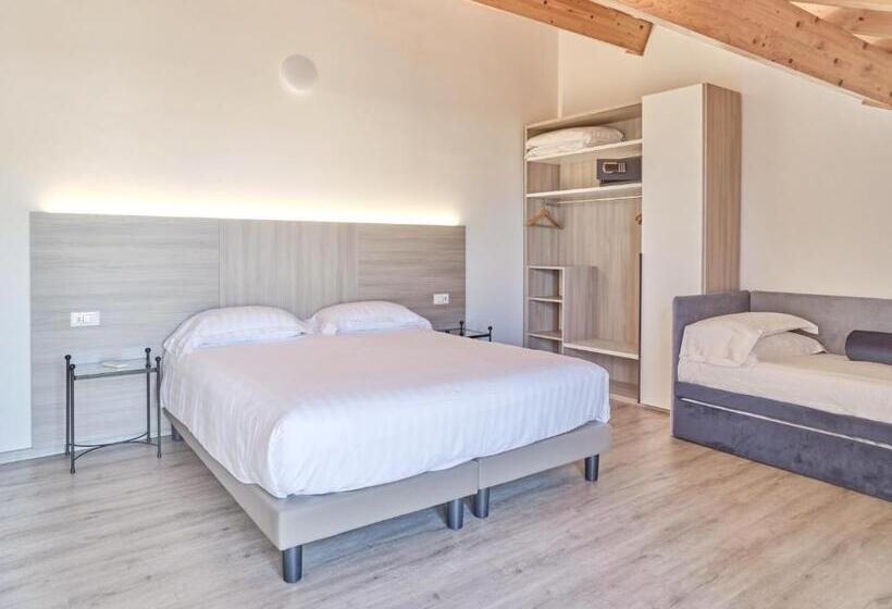 Семейный Номер Вид на Море, Medusa