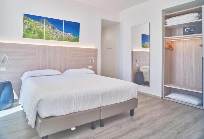 Номер Стандарт Вид на Море, Medusa