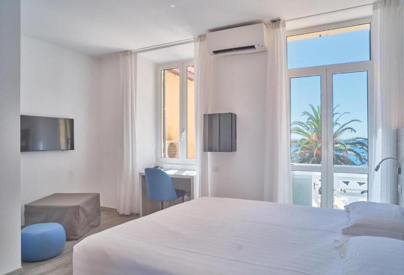 Номер Стандарт Вид на Море, Medusa