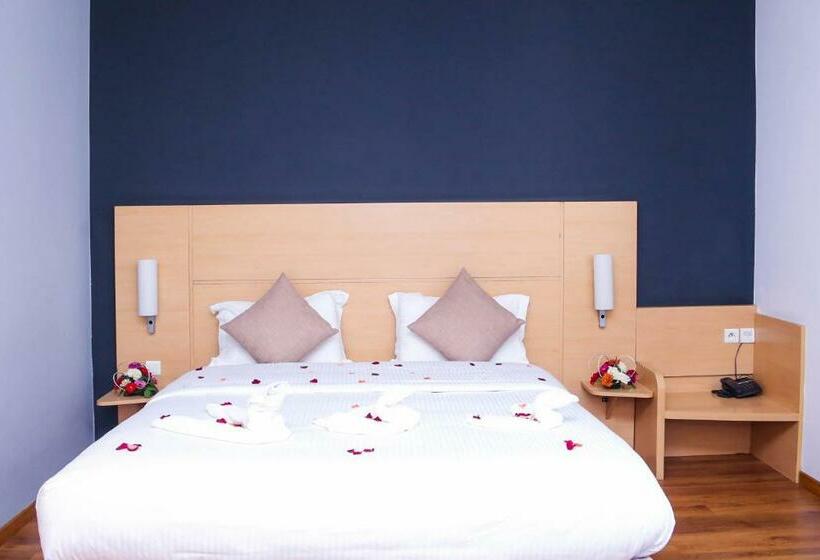 标准间, Senator Agadir