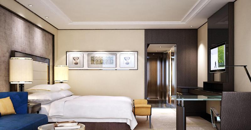 带大床的俱乐部房间, Sheraton Grand Pune Bund Garden