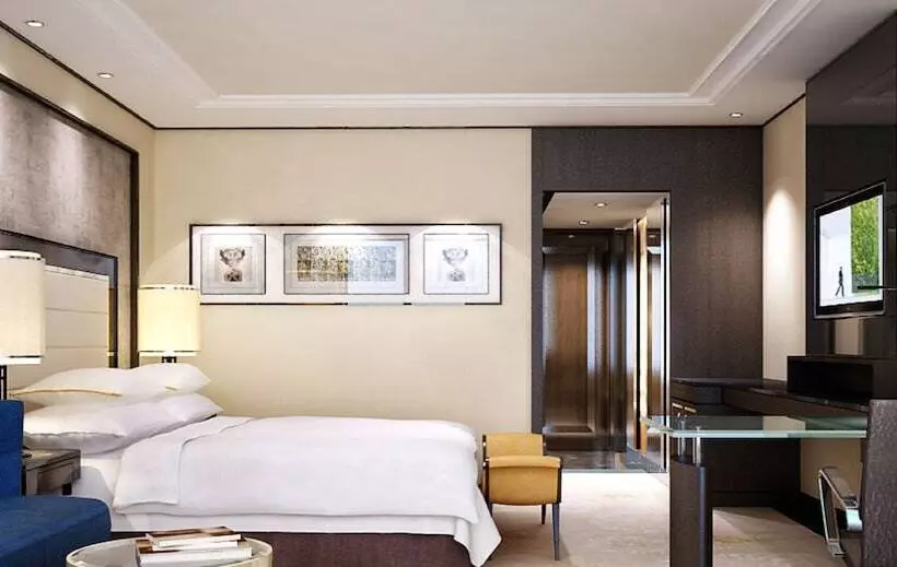 クラブルーム, Sheraton Grand Pune Bund Garden